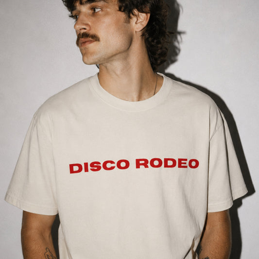 Concert Outfit Ideas With A Graphic Tee At The Centre STRANDED blog featured image